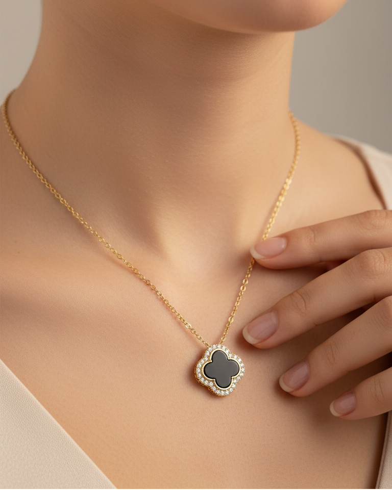 Black Clover Pendant Set