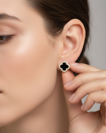 Black Clover Pendant Set